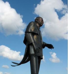 El holandés Sicco Mansholt, presidente de la Comisión Europea en los años 70, quien asumió los resultados de LLDC, pero sólo durante unos meses